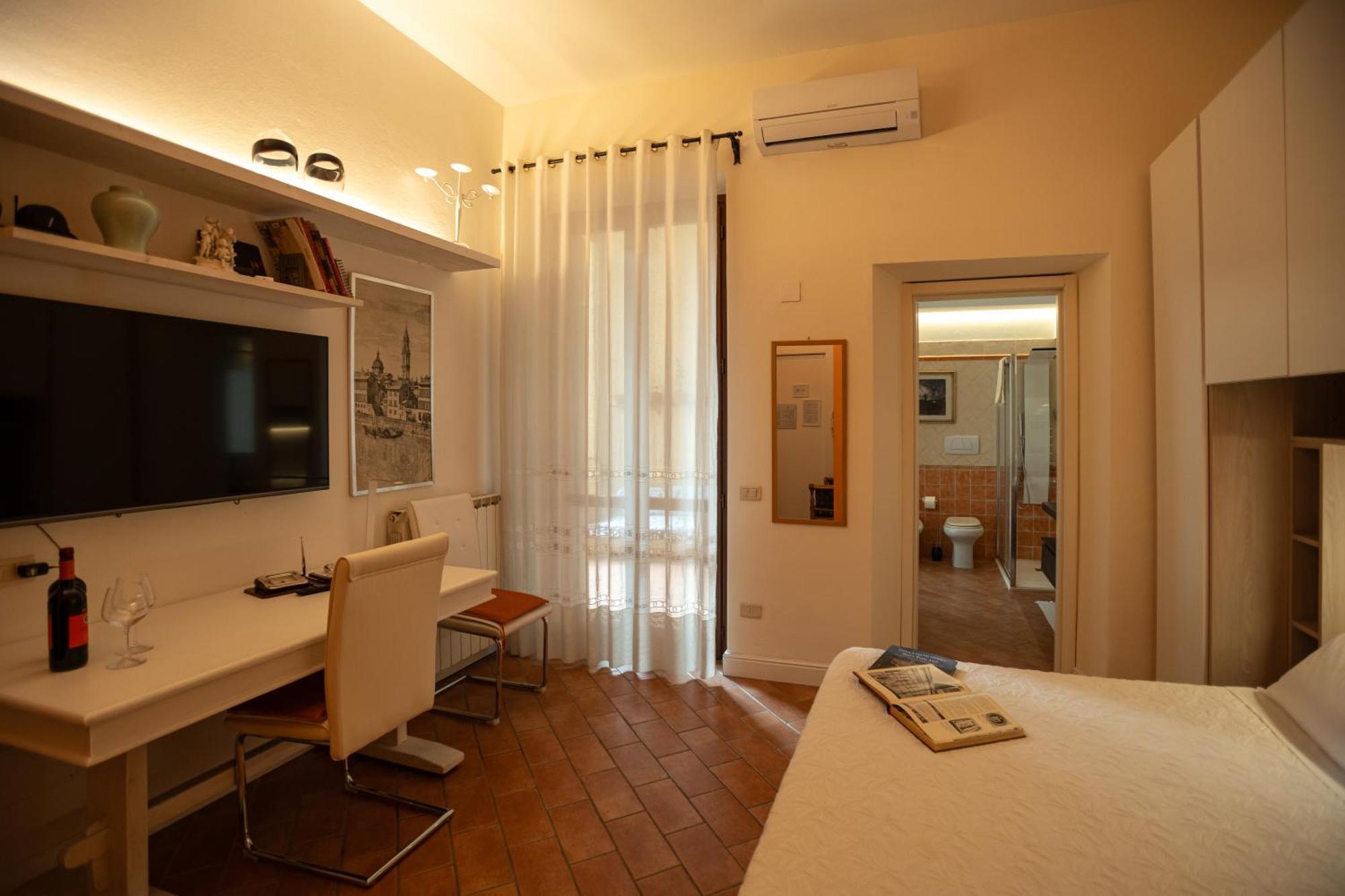 Indipendent Studio Apartment With Terrace - Parking Florenţa Exterior foto